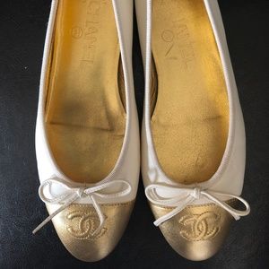 CHANEL Ballerinas Cream & Gold